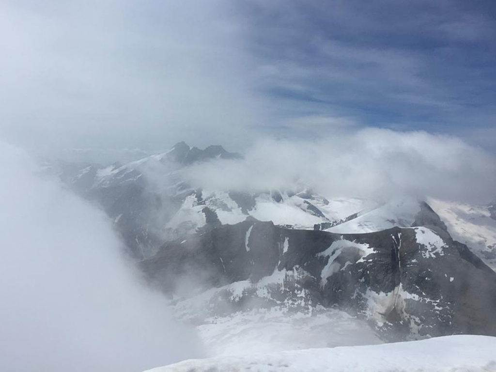 Kurze Ausblicke zwischen den Wolken